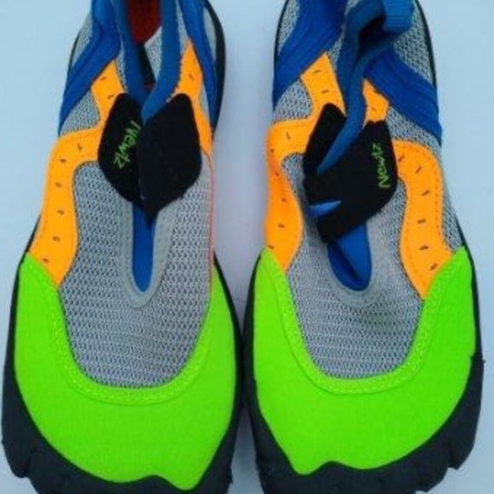Newtz Boys Water Shoes Sz 2/3